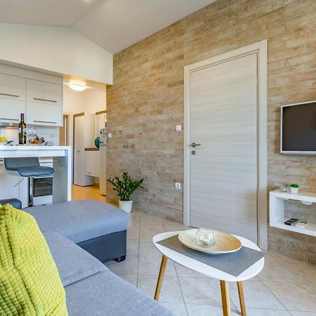 Apartments Denis 2 เมดูลิน ภายนอก รูปภาพ